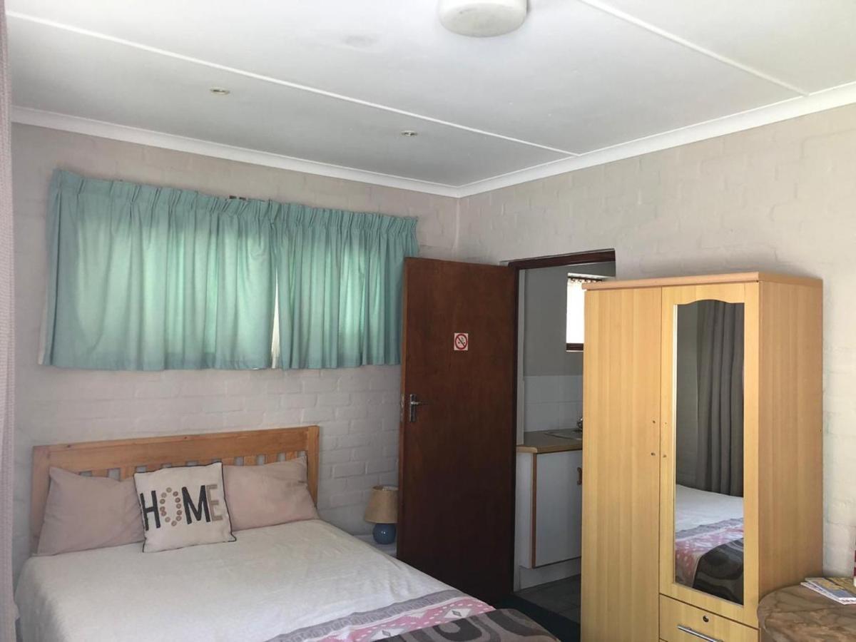 Haus Barbara Guest House Bredasdorp Buitenkant foto